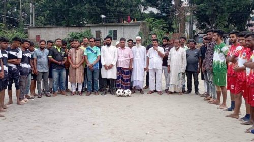 আশুগঞ্জে চরচারতলায় প্রিন্স প্রিমিয়ার লীগের ফুটবল খেলার শুভ উদ্ধোধন