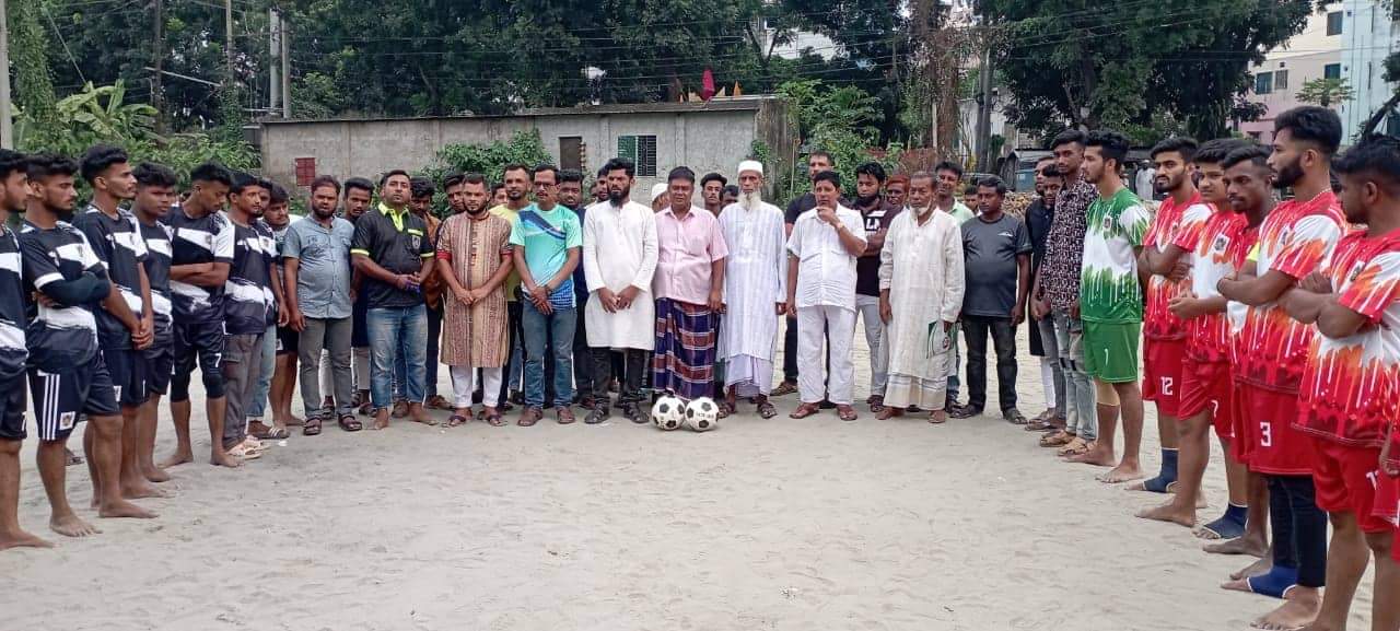 আশুগঞ্জে চরচারতলায় প্রিন্স প্রিমিয়ার লীগের ফুটবল খেলার শুভ উদ্ধোধন